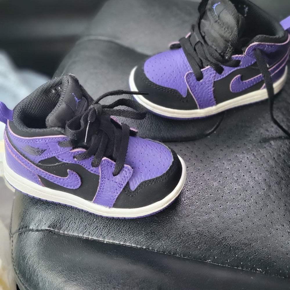 Toddler sneakers